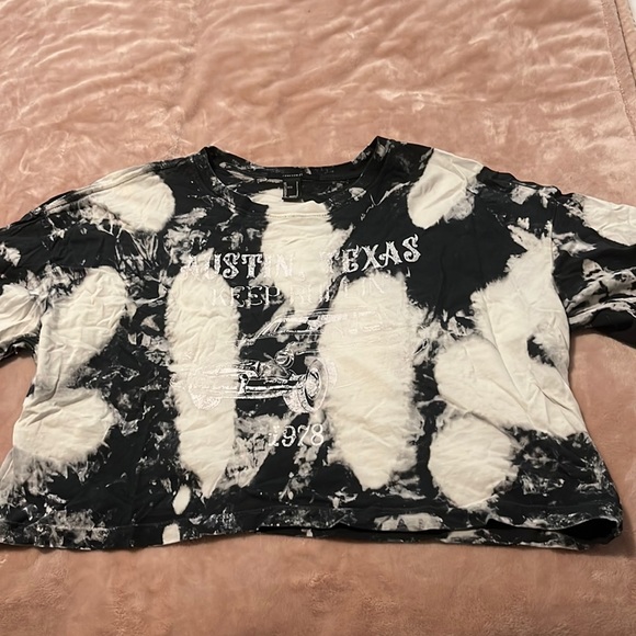 Graphic cropped tee - Picture 1 of 3